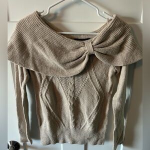 White House Black Market off the shoulder bow sweater size - XS, Brand new.
